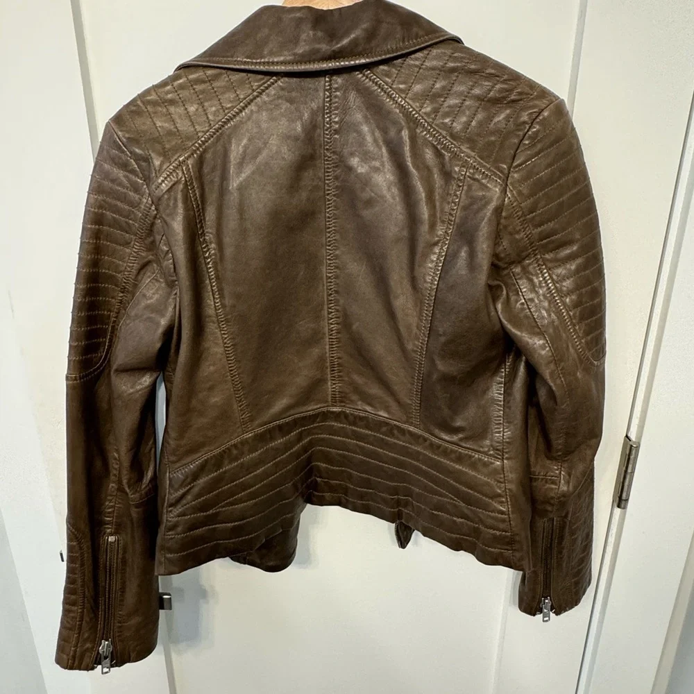 BB Dakota Brown Leather Moto Jacket with Quilted Sleeves - Picture 2 of 2